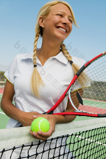 清新开心的网球选手摄影图