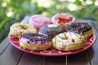美食甜甜圈摄影图