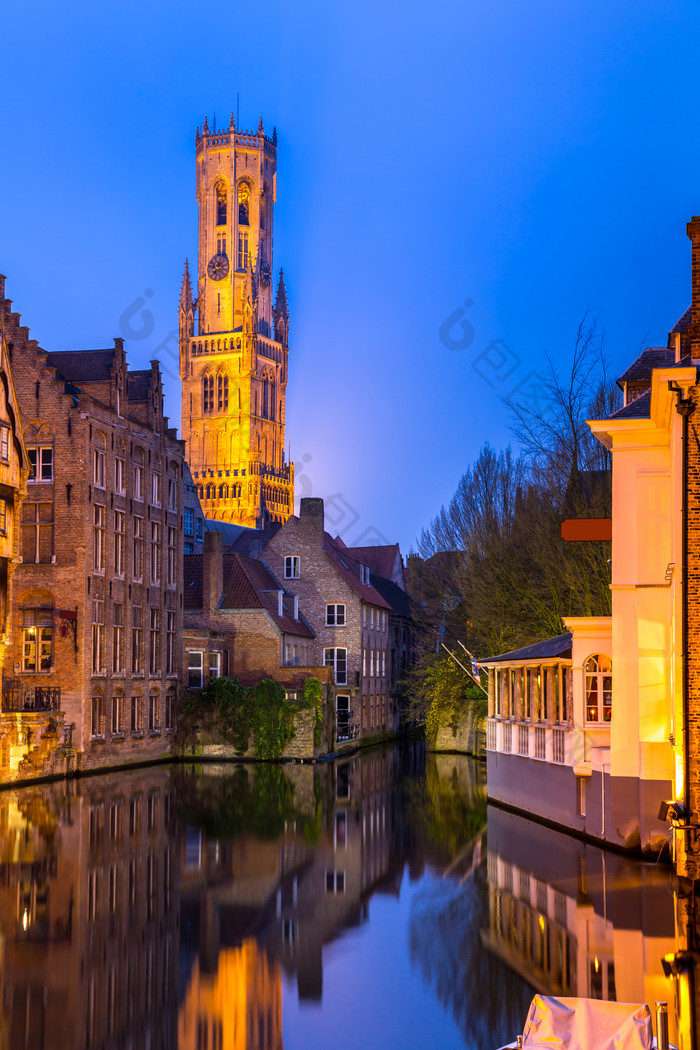比利时水面上的建筑