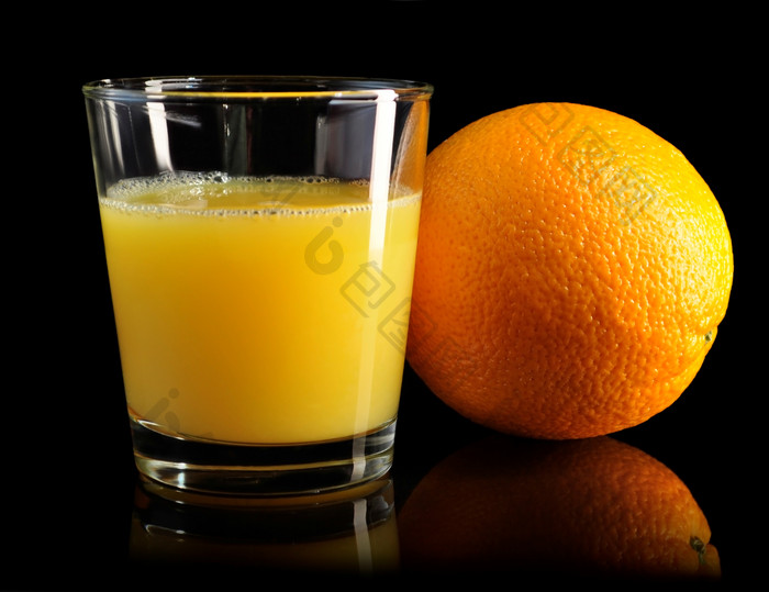 简约新鲜的橙汁摄影图