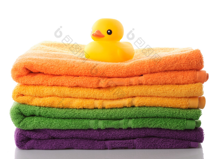彩色毛巾上的小鸭子