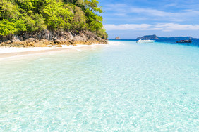 海滩沙滩海边夏天度假旅游蓝天白云大自然