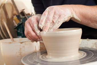 制作陶器的陶轮摄影图