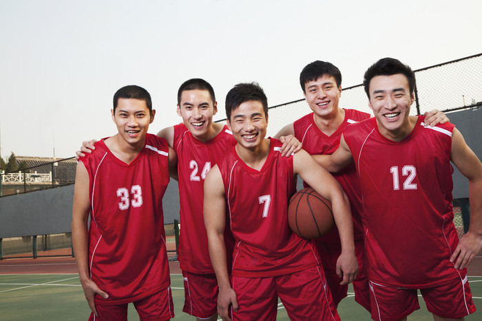 团队合作信心一群人球队篮球球衣男人球员照