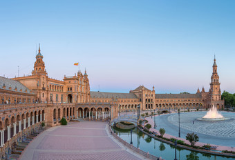 西班牙建筑物喷泉