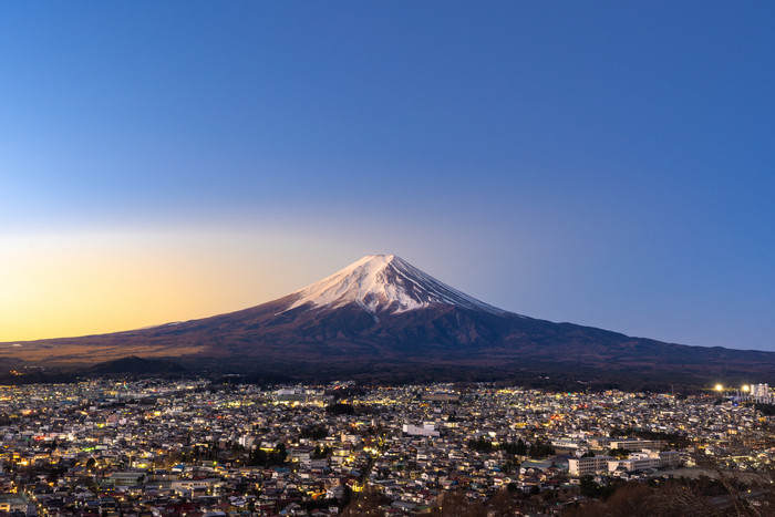 黎明富士山摄影图