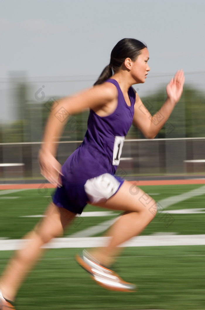 简约跑步的一个女人摄影图