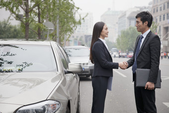 男人女人握手<strong>合作</strong>客户见面讨论微笑摄影<strong>图片</strong>