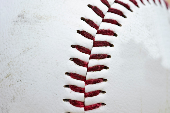 简约风一个棒球摄影图