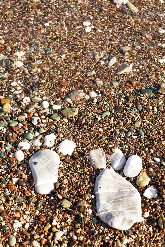 海滩上的小脚石头