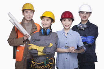 四个人工程师男人女人安全帽设计图纸微笑