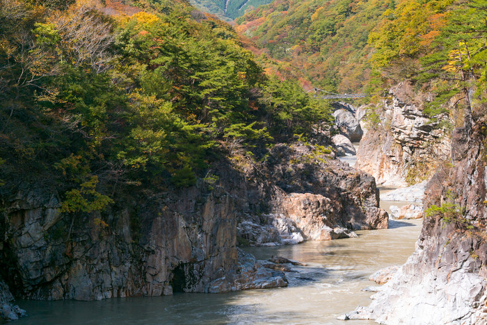 峡谷山谷河流风景