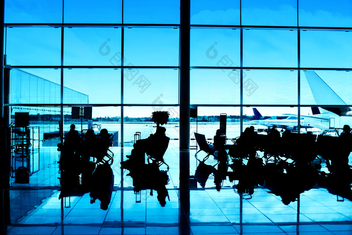 蓝色调机场的等候区摄影图