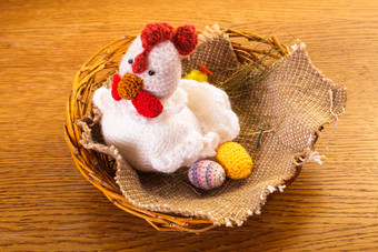 简约复活节小鸡装饰摄影图