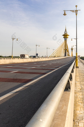 曼谷桥上的道路摄影图