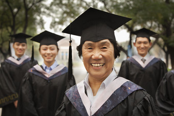 一群人男人女人学生学校学士帽毕业微笑摄影