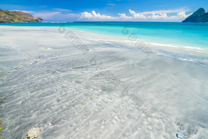 旅行蓝色海边沙滩海浪大海夏天风景