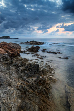 海边岩石悬崖风景