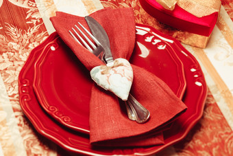 红色餐盘蝴蝶结餐具