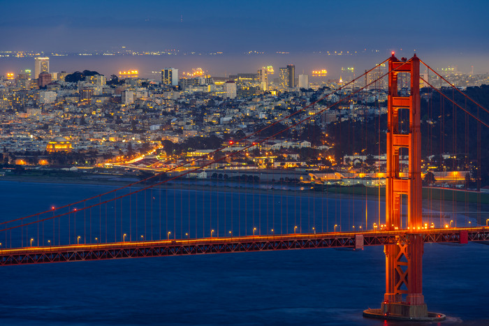 旧金山金门大桥夜景摄影图