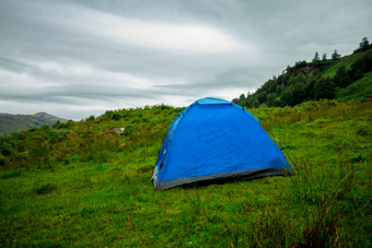 清新露营帐篷摄影图