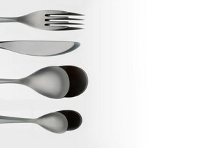 灰色刀叉餐具