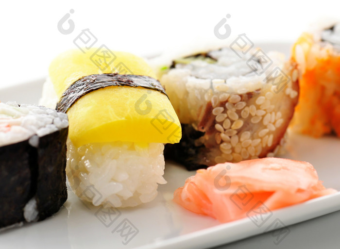深色调海鲜寿司摄影图