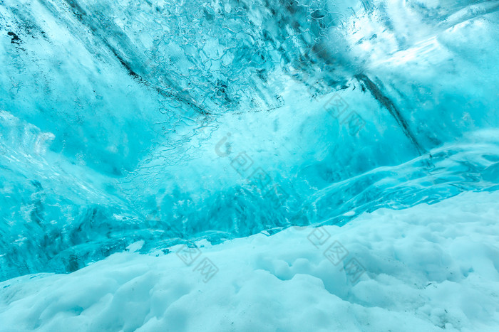 蓝色简约冰层之下摄影图