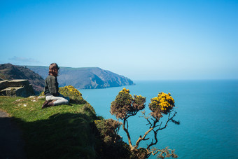 户外旅游<strong>看海</strong>女孩