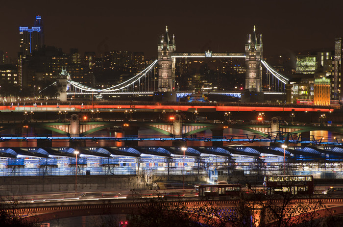 伦敦大桥夜景摄影图