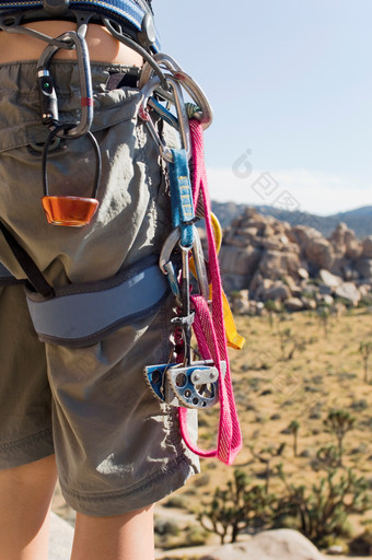 小清新登山的人摄影图