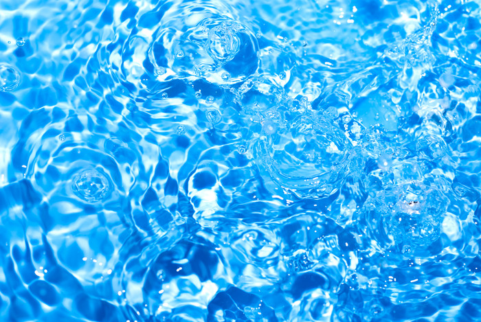 波光粼粼的水摄影图