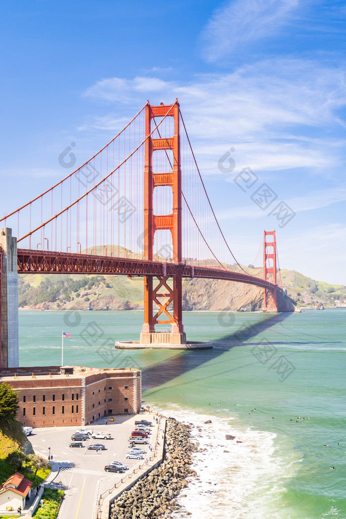 海上的高架桥摄影图