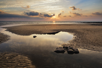 内海日落的摄影图
