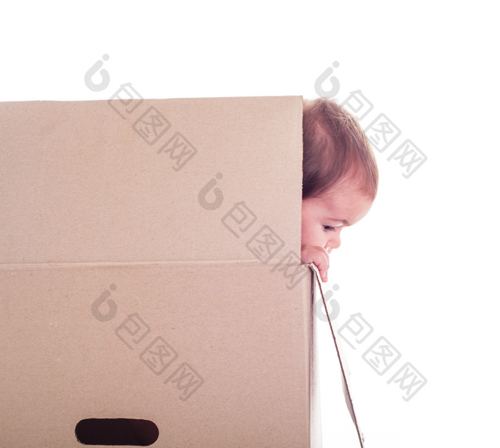 纸箱里的小婴儿摄影图