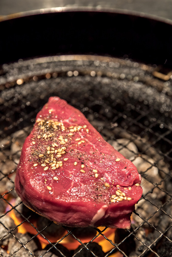 烧烤牛肉肉块美食