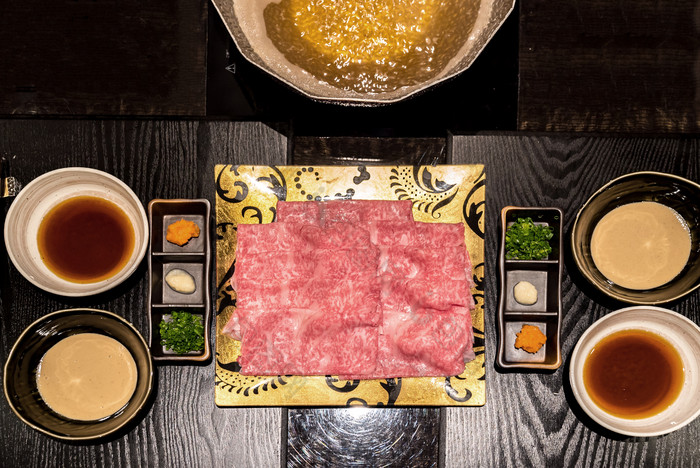 盘子里的雪花牛肉