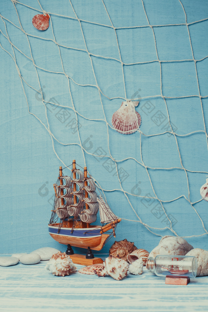 帆船贝壳和网子