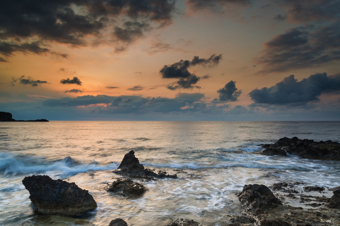 大海海中的岩石石头