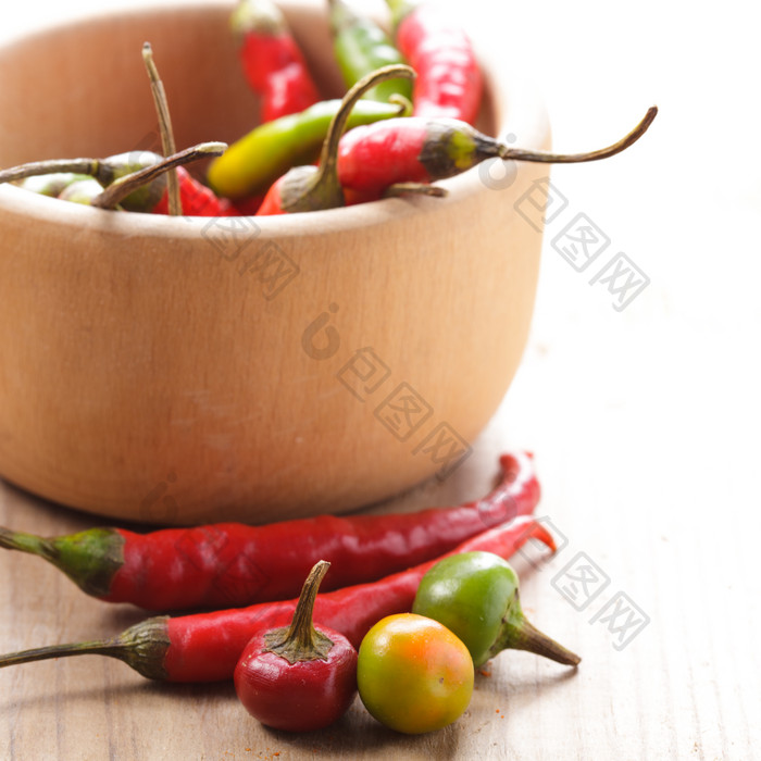 碗里的辣椒食材摄影图