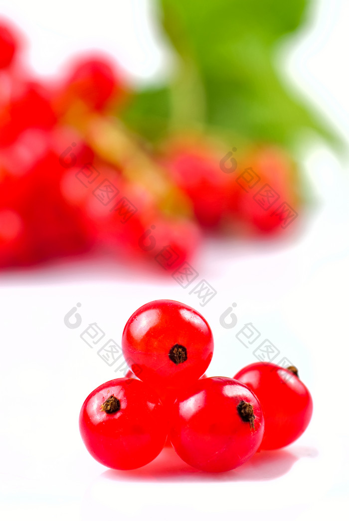 鲜红色的美味浆果摄影图