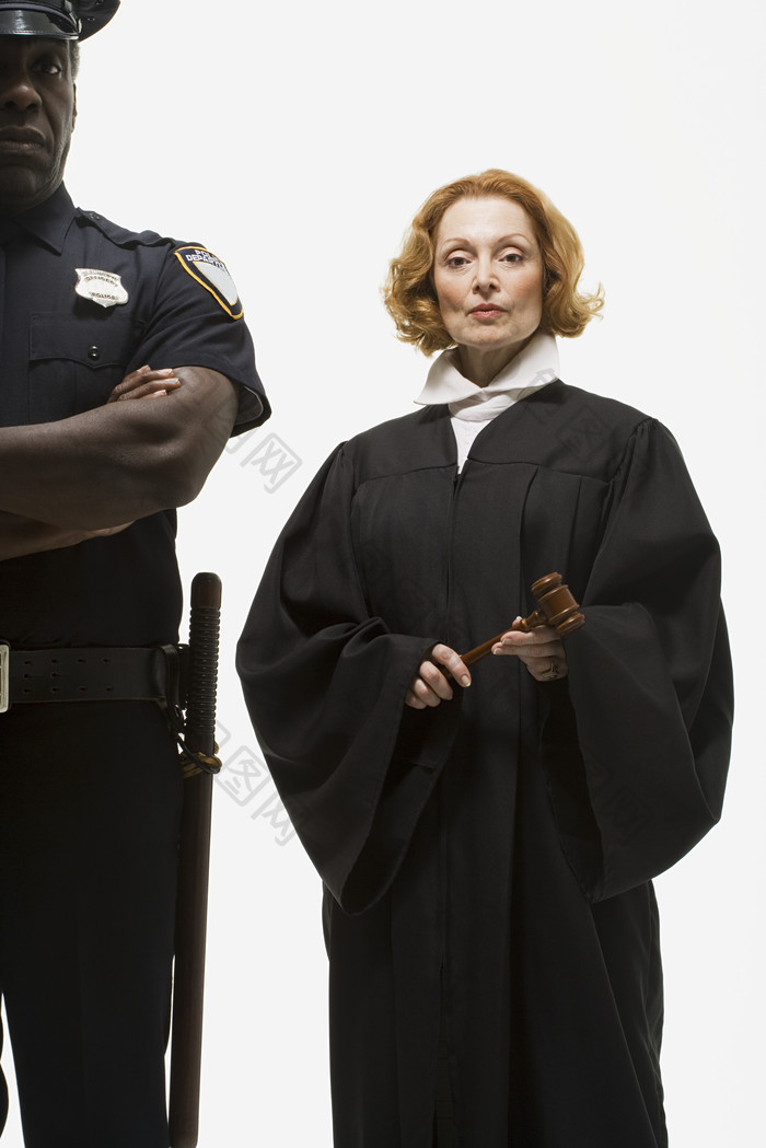 暗色调法官和警察摄影图