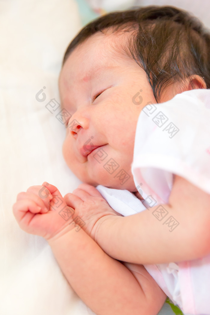 清新熟睡的婴儿摄影图