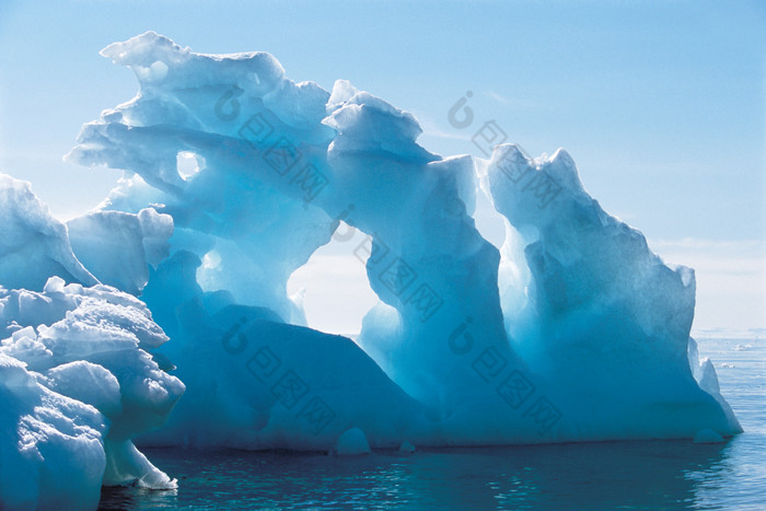 蓝色调美丽冰川摄影图