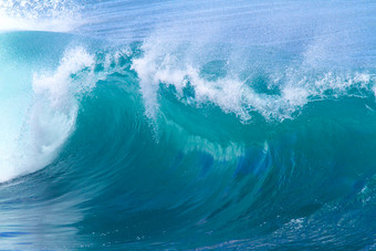 <strong>海边</strong>沙滩海浪蓝色夏天冲击大海风景照片
