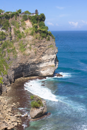 海边悬崖海浪蓝天白云风景旅游摄影素材图片