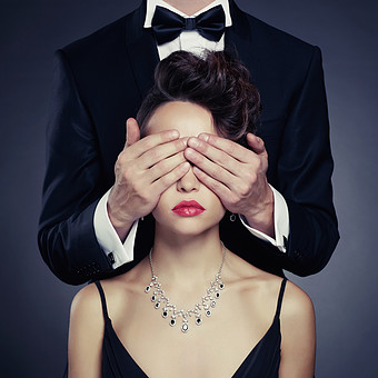 捂住眼睛的女生摄影图图片下载