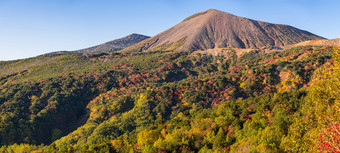 天空下的山峰<strong>山峦</strong>