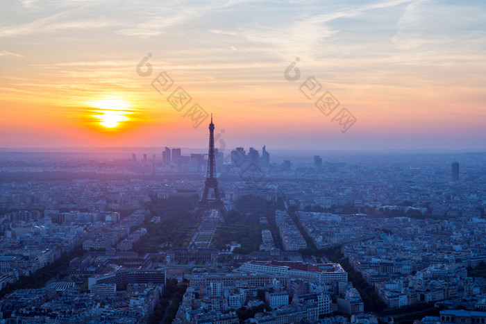 黎明的法国巴黎城市