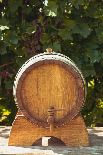 木质葡萄酒木桶摄影图